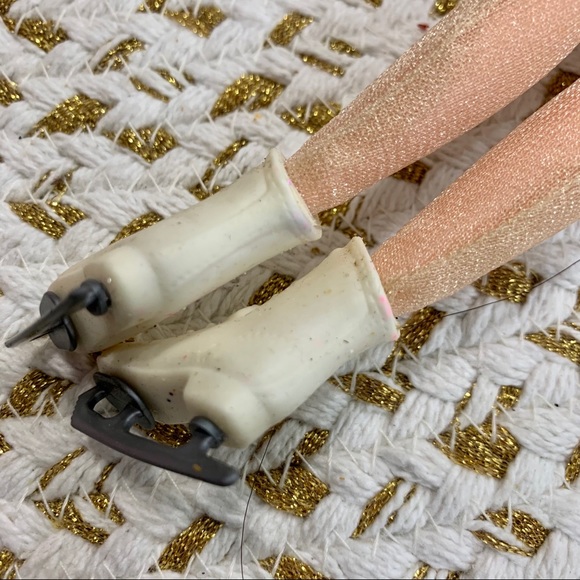 Stars On Ice Kristi Yamaguchi Doll - Picture 4 of 7